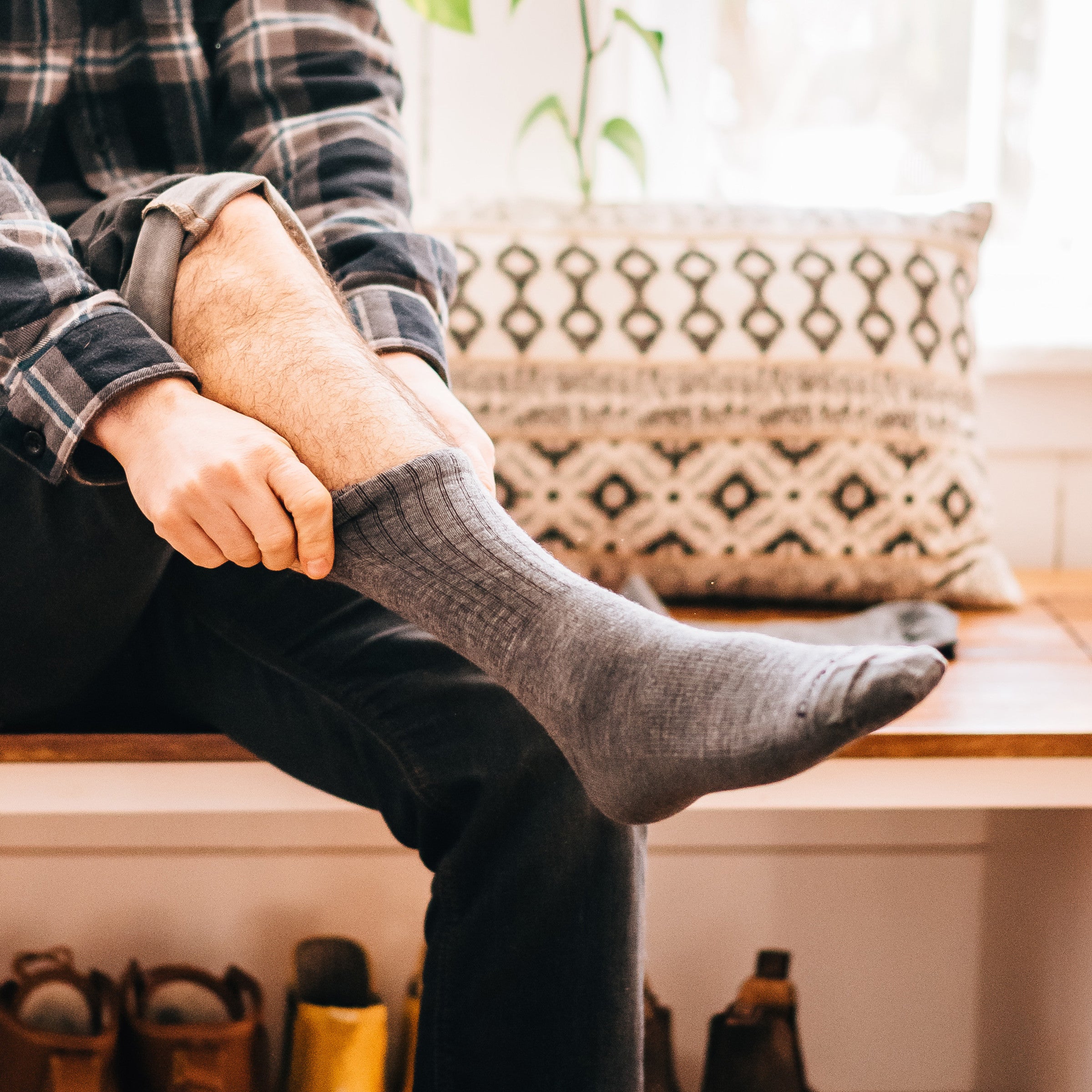 Men's The Standard Crew Cushioned Lightweight Lifestyle Socks - Image 9