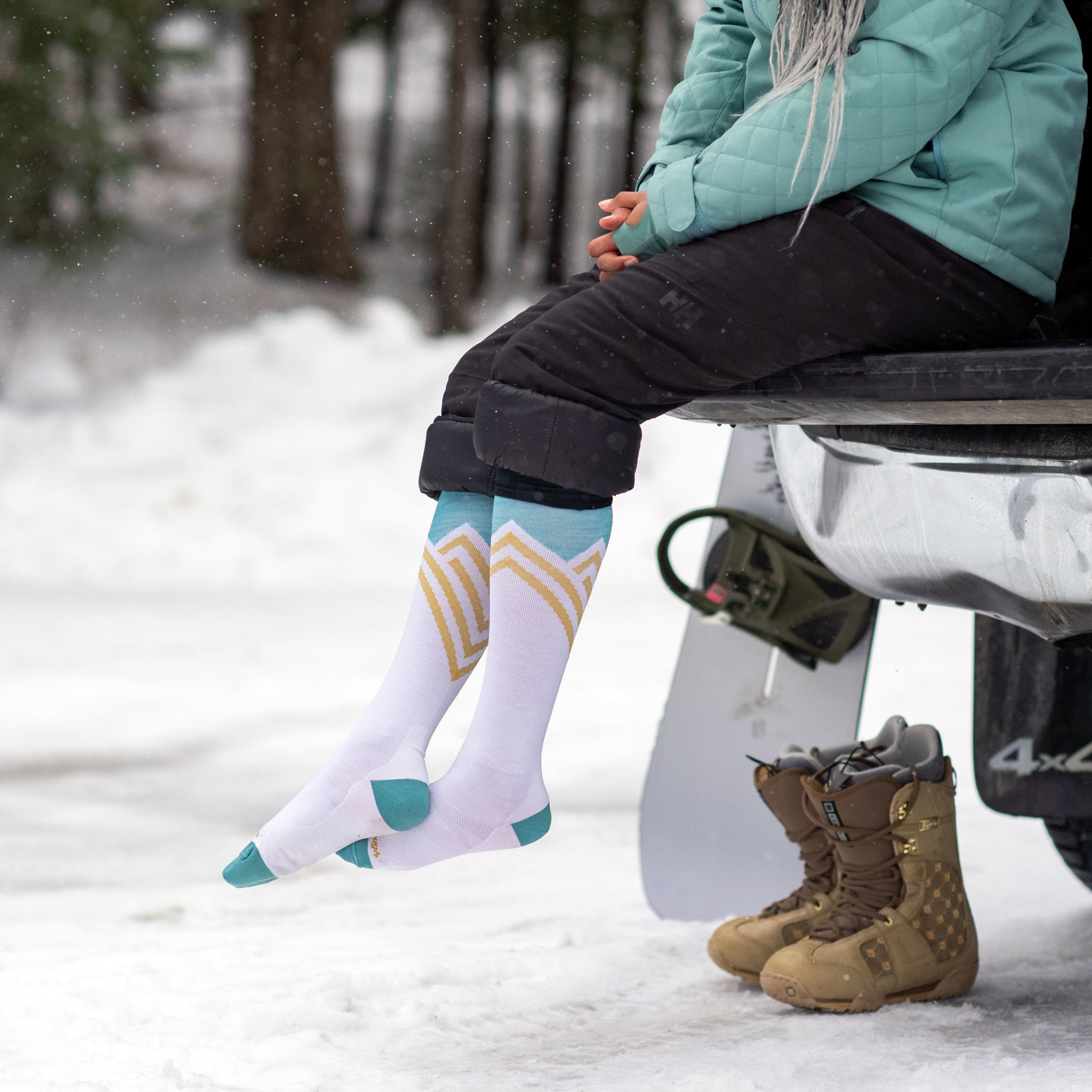 Women's Peaks RFL Over-the-Calf Ultra-Lightweight Ski & Snowboard Socks - Image 6