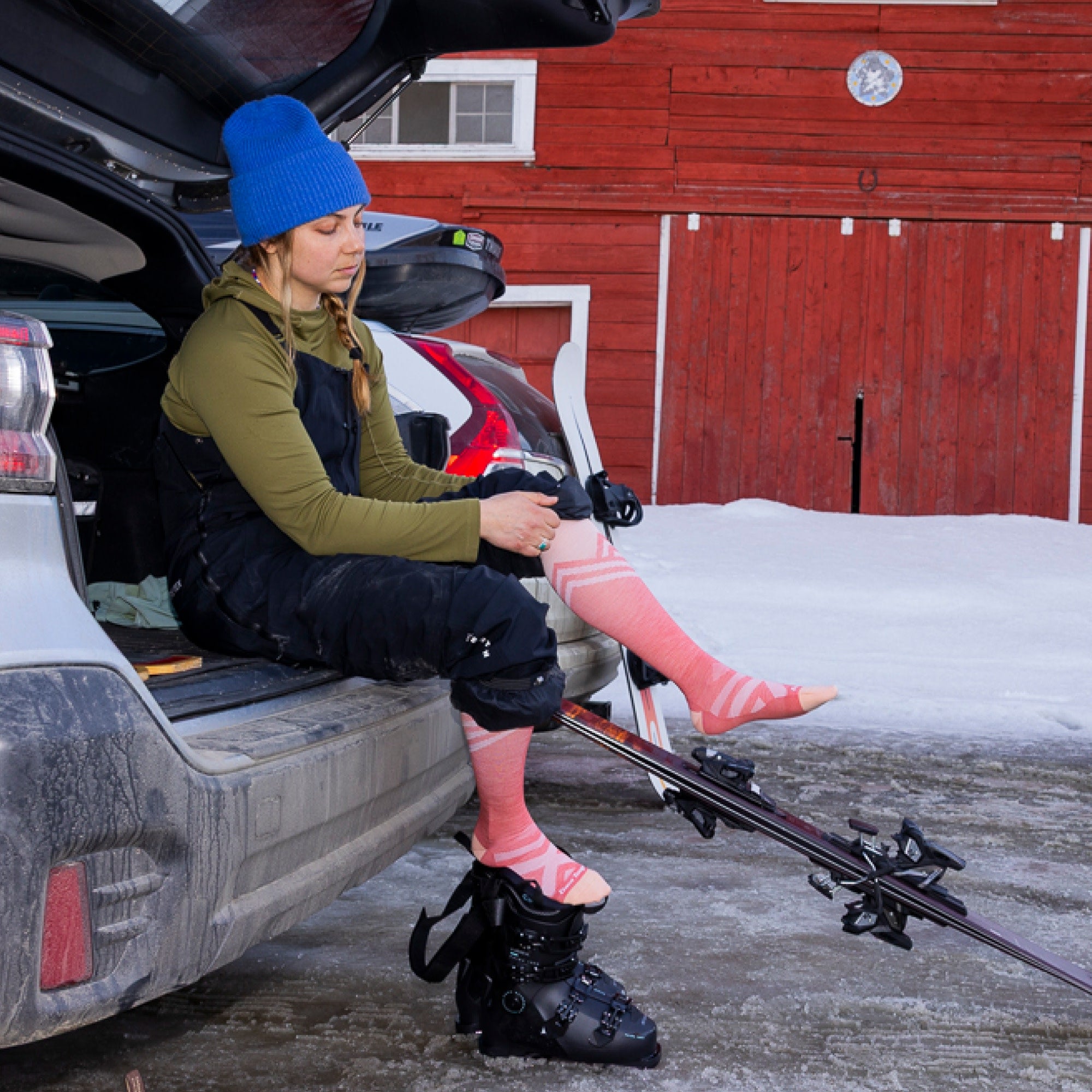 Women's Peaks RFL Over-the-Calf Ultra-Lightweight Ski & Snowboard Socks - Image 10