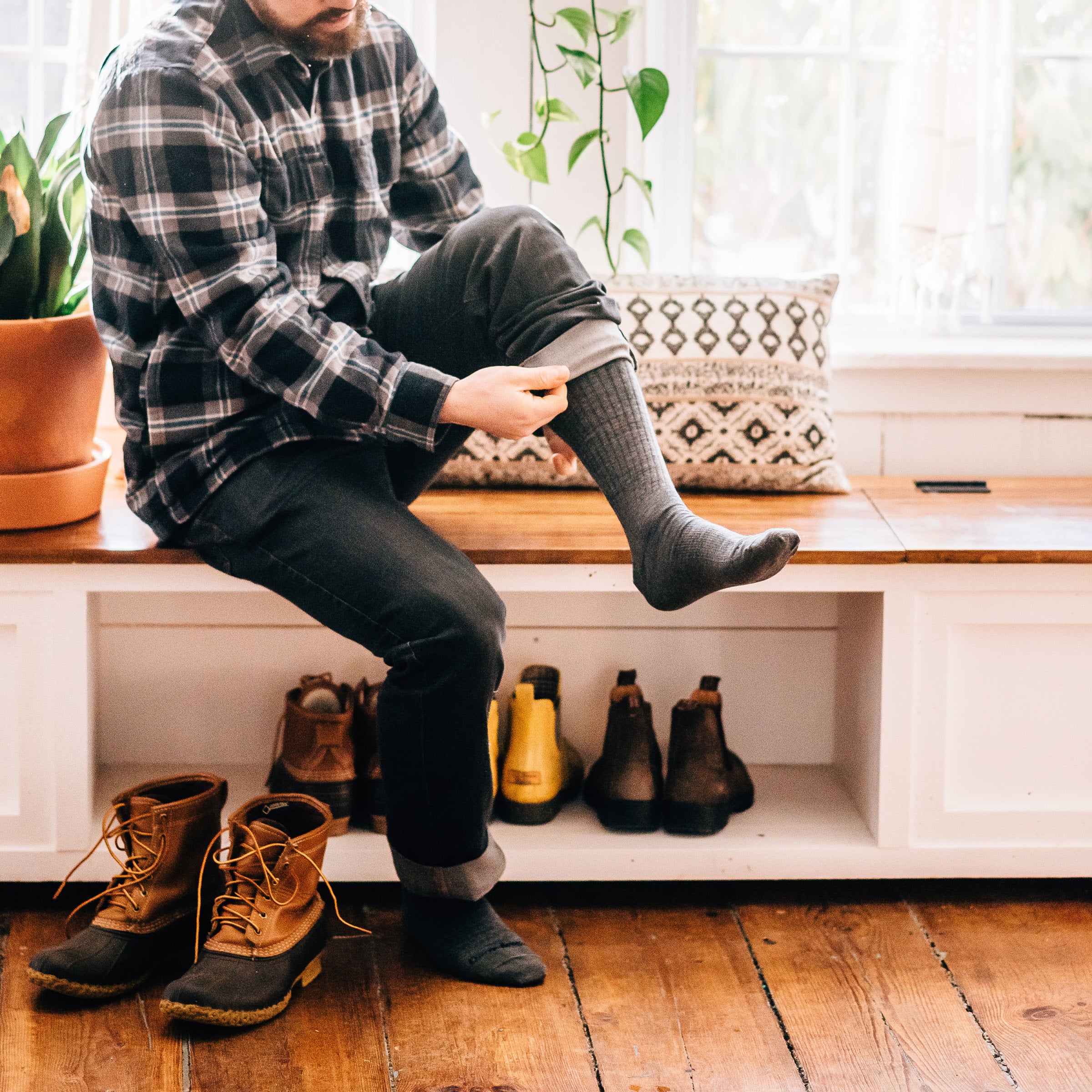 Men's The Standard Mid-Calf Lightweight Lifestyle Socks - Image 4